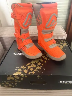 Acerbis taille 33 en parfait état