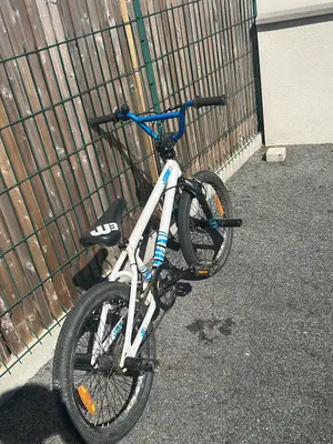 B'twin BMX WIP 500 - Très bon état genouillères casque gants ext.. - Miniature 4