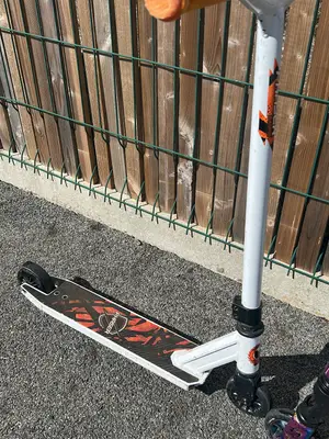 2 Trottinettes freestyle - Semi-pro et Pro - Miniature 3