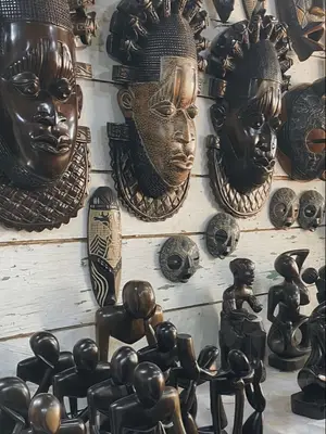 Lot de statuettes africaines en bois - Miniature 2