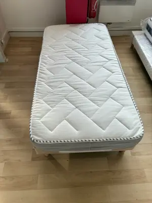 Matelas et sommiers neufs - Magasin spécialisé sommeil - Miniature 2