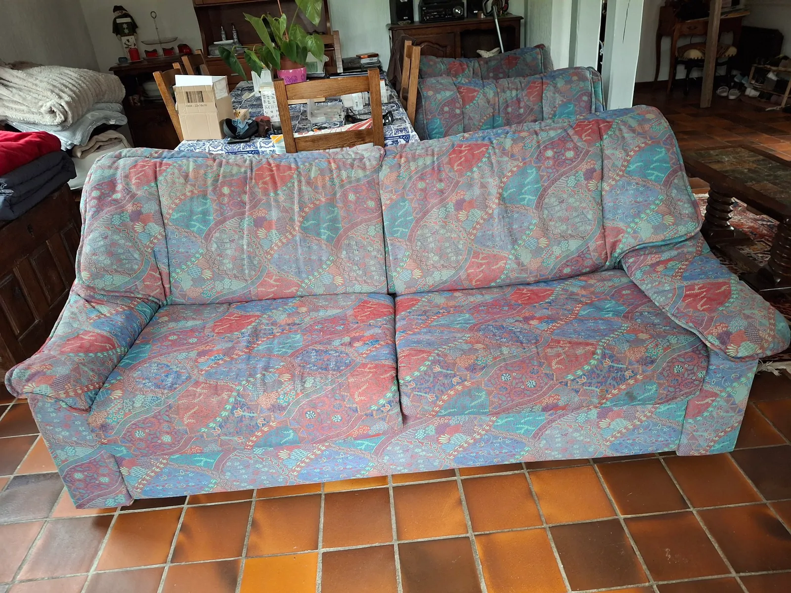 Canapé convertible en tissu avec deux fauteuils, le tout en état correct - Photo 1
