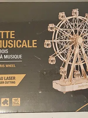 Maquette roue musicale en bois – Neuve sous plastique