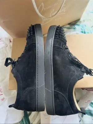 Chaussures Louboutin Junior 42,5 noires basses - comme neuves - Miniature 3