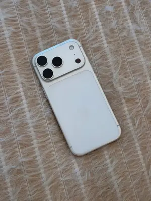 iPhone 17 Pro 256 Go en parfait état - Miniature 3