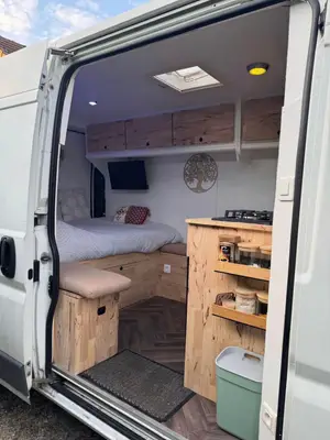 Peugeot Boxer 2.2 HDi 2013 aménagé, 180 000 km, installation 12V - Miniature 4