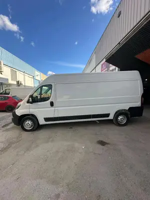 Peugeot Boxer 2.2 HDi 2013 aménagé, 180 000 km, installation 12V