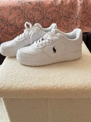Chaussures  - Miniature 2