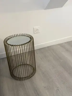 2 tables - 1 petite et 1 grande, très bon état
