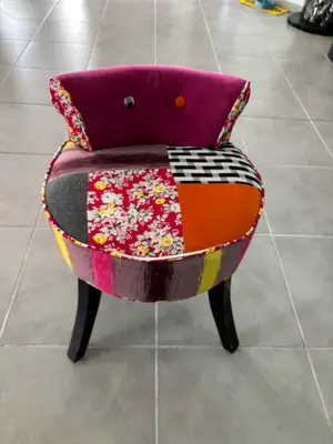 Lot de 2 fauteuils patchwork colorés - un en bon état, un légèrement abîmé - Miniature 5