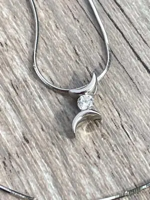 Collier en or blanc 18 carats, maille serpent, avec pendentif diamant, 49 cm
