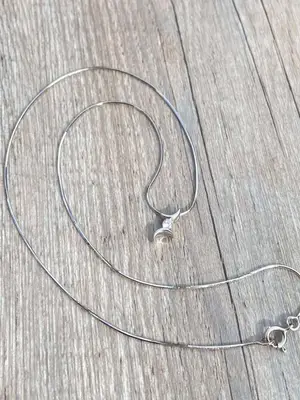Collier en or blanc 18 carats, maille serpent, avec pendentif diamant, 49 cm - Miniature 2