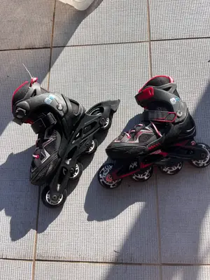 Lot de rollers Oxelo et protections taille 35-38 mixte - Miniature 2