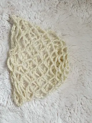 Bonnet crochet filet fait main écru Y2K - Miniature 3