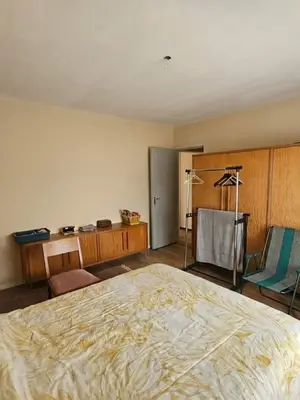 Loft lumineux avec cuisine équipée, chambre sous lucarne et deux balcons - Miniature 2