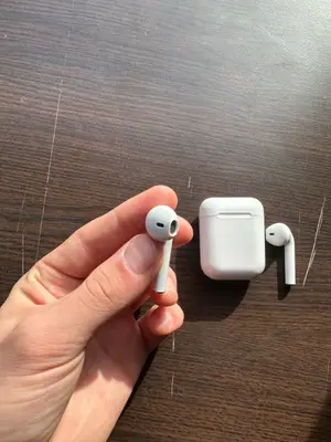 AirPods de première génération - Miniature 2