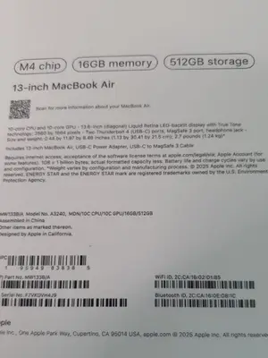 MacBook Air en très bon état avec boîte d’origine - Miniature 3
