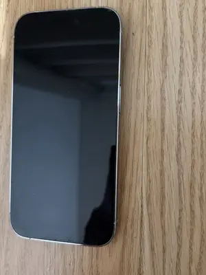iPhone 14 Pro blanc 128 Go - capacité de batterie 60 %