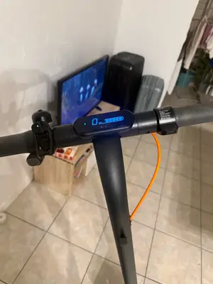 Trottinette électrique Ninebot E2 Pro - Très bon état - Miniature 4