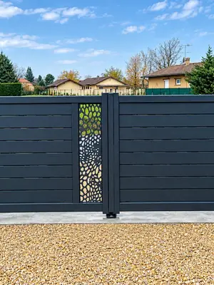 Portail en aluminium sur mesure anthracite à lames horizontales