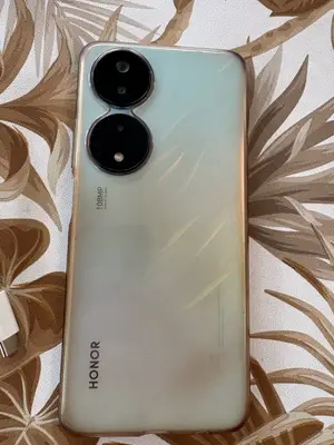 Smartphone Honor X7b en bon état de marche avec chargeur et câble inclus - Miniature 2