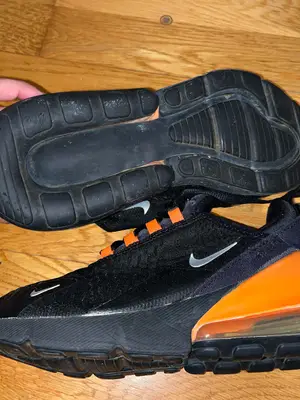 Baskets Nike Taille 38 - Bon état - Miniature 2