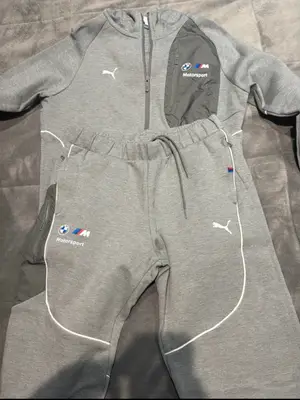 Ensemble Puma BMW Motorsport gris, haut taille S et bas taille M - Miniature 2
