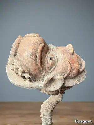 Masque Chokwe (Tchokwé) d'art africain d'Afrique centrale - Miniature 2