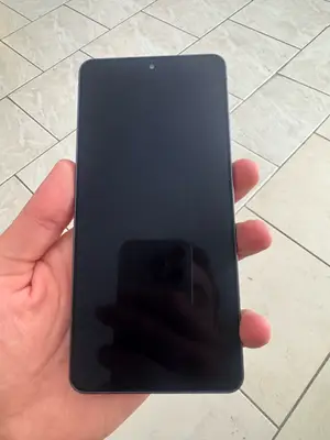 Samsung Galaxy S26 Ultra 256 Go en très bon état avec boîte et accessoires