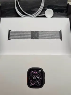 Apple Watch Ultra 3 Titanium Noir - Comme neuf