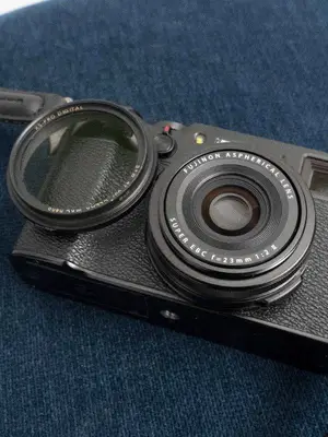 Fujifilm avec objectif Fujinon Super EBC 23mm f/2. - Miniature 2