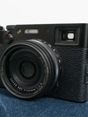 Fujifilm avec objectif Fujinon Super EBC 23mm f/2.