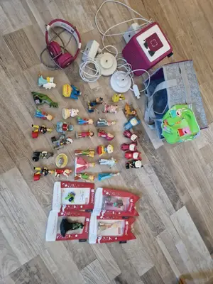 Lot de jouets et accessoires pour enfants