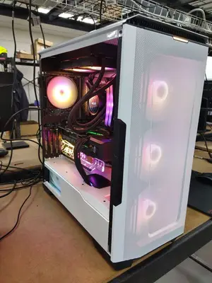 Boîtier PC Gaming ATX RGB – Blanc avec façade Mesh