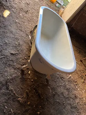 Baignoire ancienne sur pieds avec émail intact à 100 % - Miniature 2