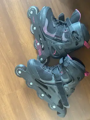 Rollers Oxelo femme noir et rose pointure 40 en très bon état - Miniature 2