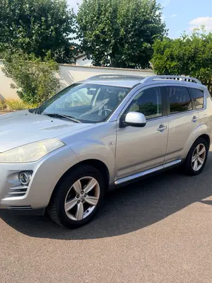 Peugeot 4007 2.2 Diesel 2008 - 7 places - Très bon état