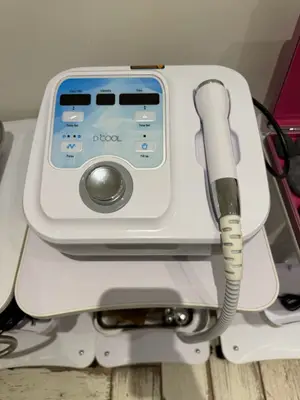 Machine de soin de la peau Cool Korea, neuve, modèle 2026