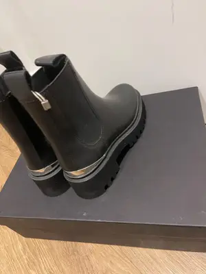 Bottine Chelsea Maje taille 37 en quasi neuf, détail au talon - Miniature 4