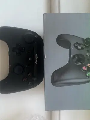 Nintendo Switch avec manette sans fil et jeu Mario - Miniature 2