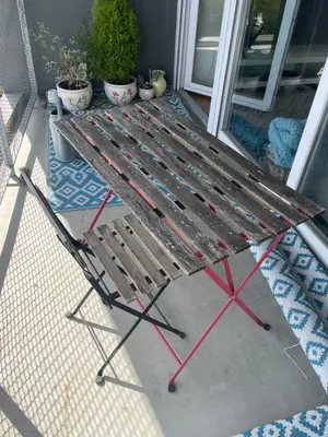 Ensemble de jardin avec table et 4 chaises en très bon état Ikea