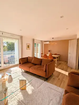 Appartement meublé de 3 pièces, 88 m² avec balcon et box à Strasbourg - Miniature 4
