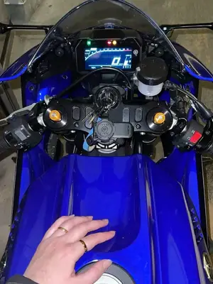 Moto Yamaha R7 à vendre - Miniature 3