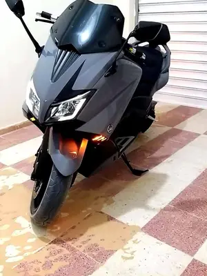 Scooter Yamaha à vendre – 3 000 € - Miniature 2