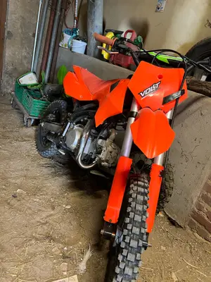 Dirt 150 cm3 très bon état + pièces neuves et accessoires