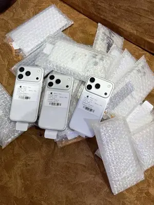 Lot iPhone 17 Pro Max quasi neufs - Import Chine