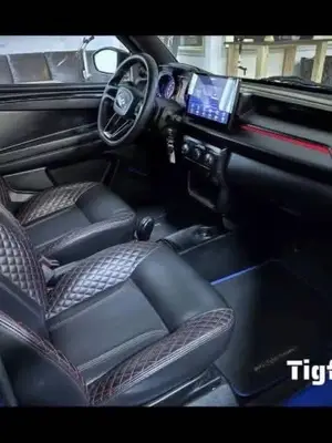 Ligier JS50 2025 électrique noir, 30 km, Apple CarPlay