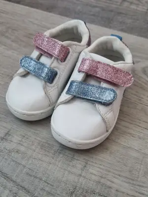 Chaussure pour bébé fille en très bon état