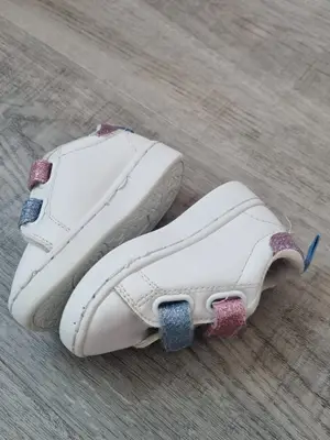 Chaussure pour bébé fille en très bon état - Miniature 4