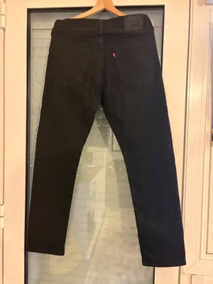Pantalon homme Levi’s en très bon état - Miniature 2